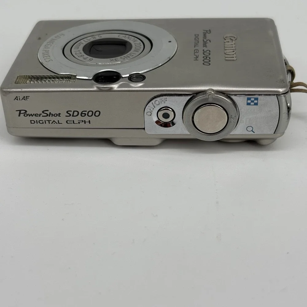 Canon PowerShot SD600 Digital ELPH Camera Silver 6.0MP Bundle Multiple Batteries